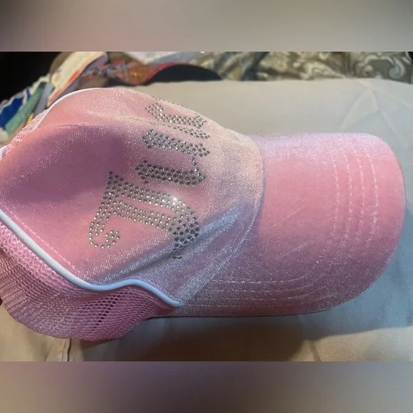 Juicy Couture Sparkling Pink Hat - Picture 2 of 4